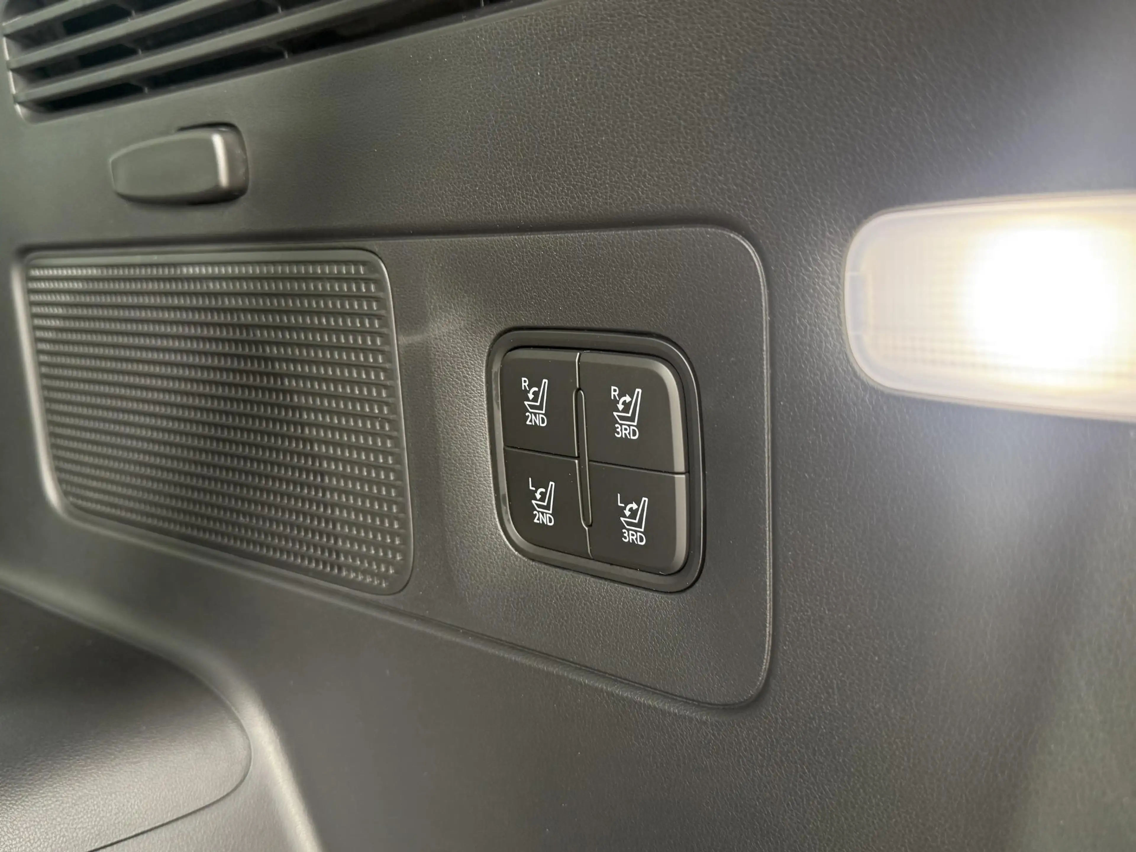 Hyundai IONIQ 9 Lounge AWD 6p. 110.3 kWh / 6 persoons / Full optio — photo 23