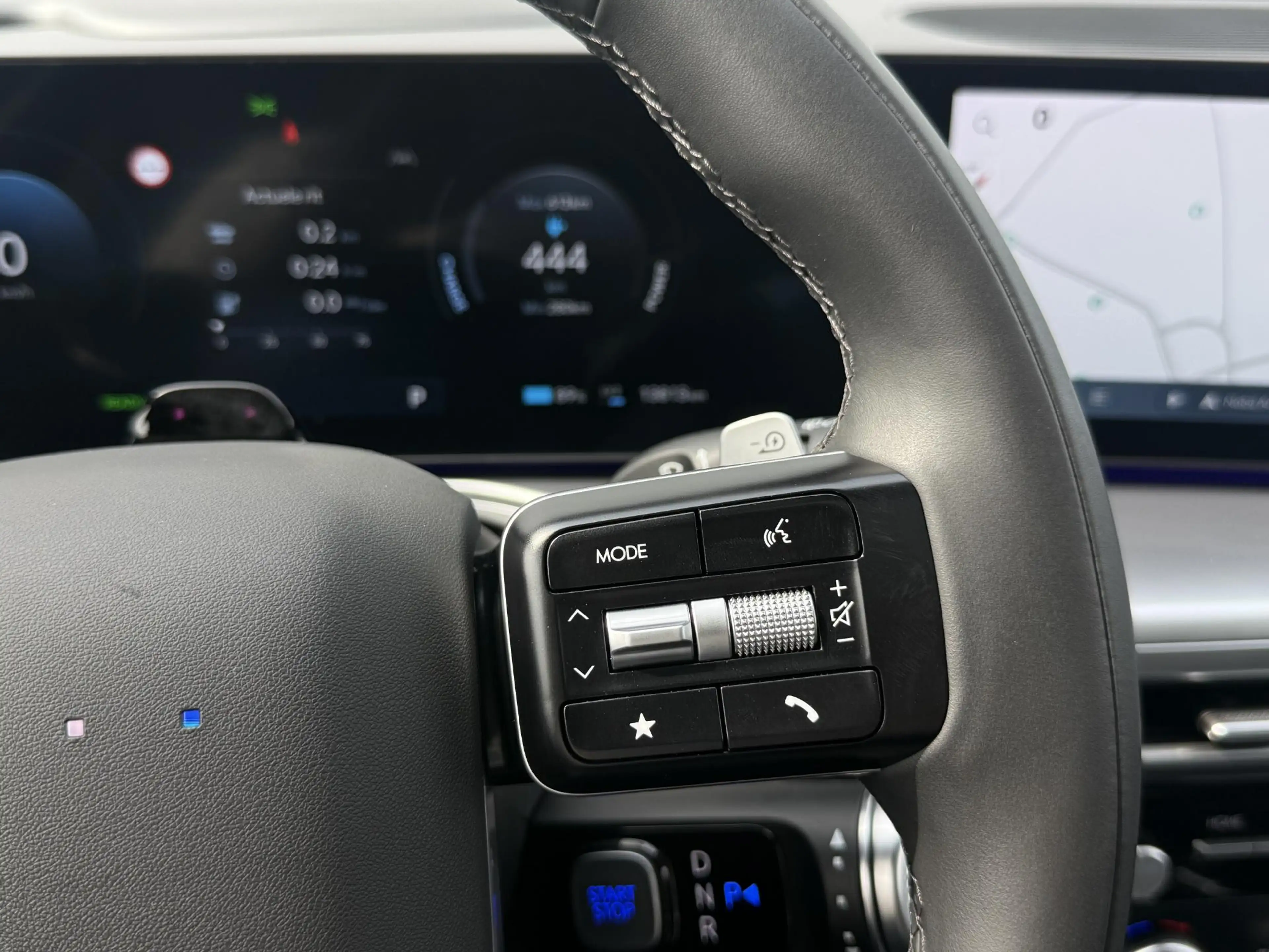 Hyundai IONIQ 9 Lounge AWD 6p. 110.3 kWh / 6 persoons / Full optio — photo 35