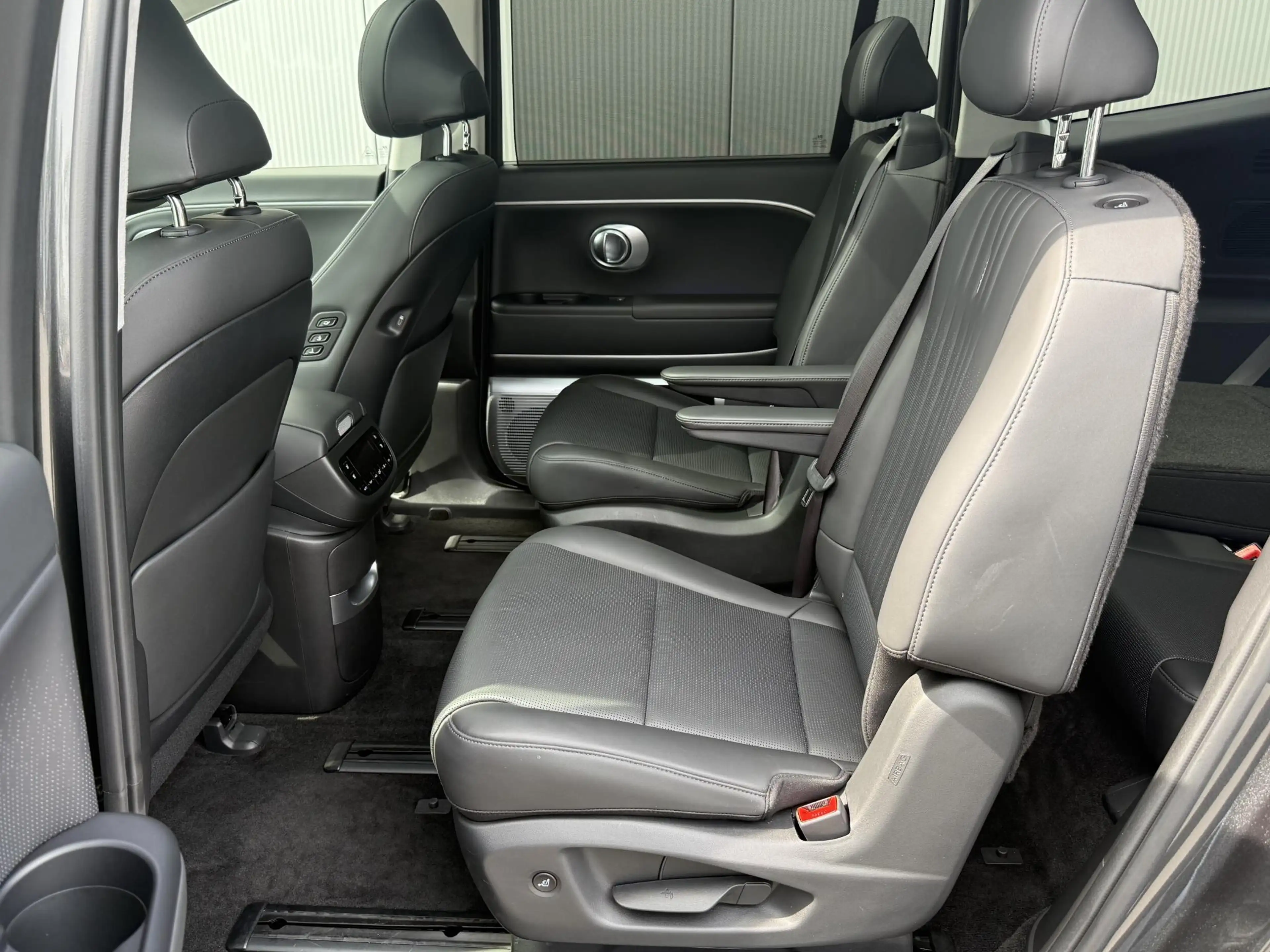 Hyundai IONIQ 9 Lounge AWD 6p. 110.3 kWh / 6 persoons / Full optio — photo 14