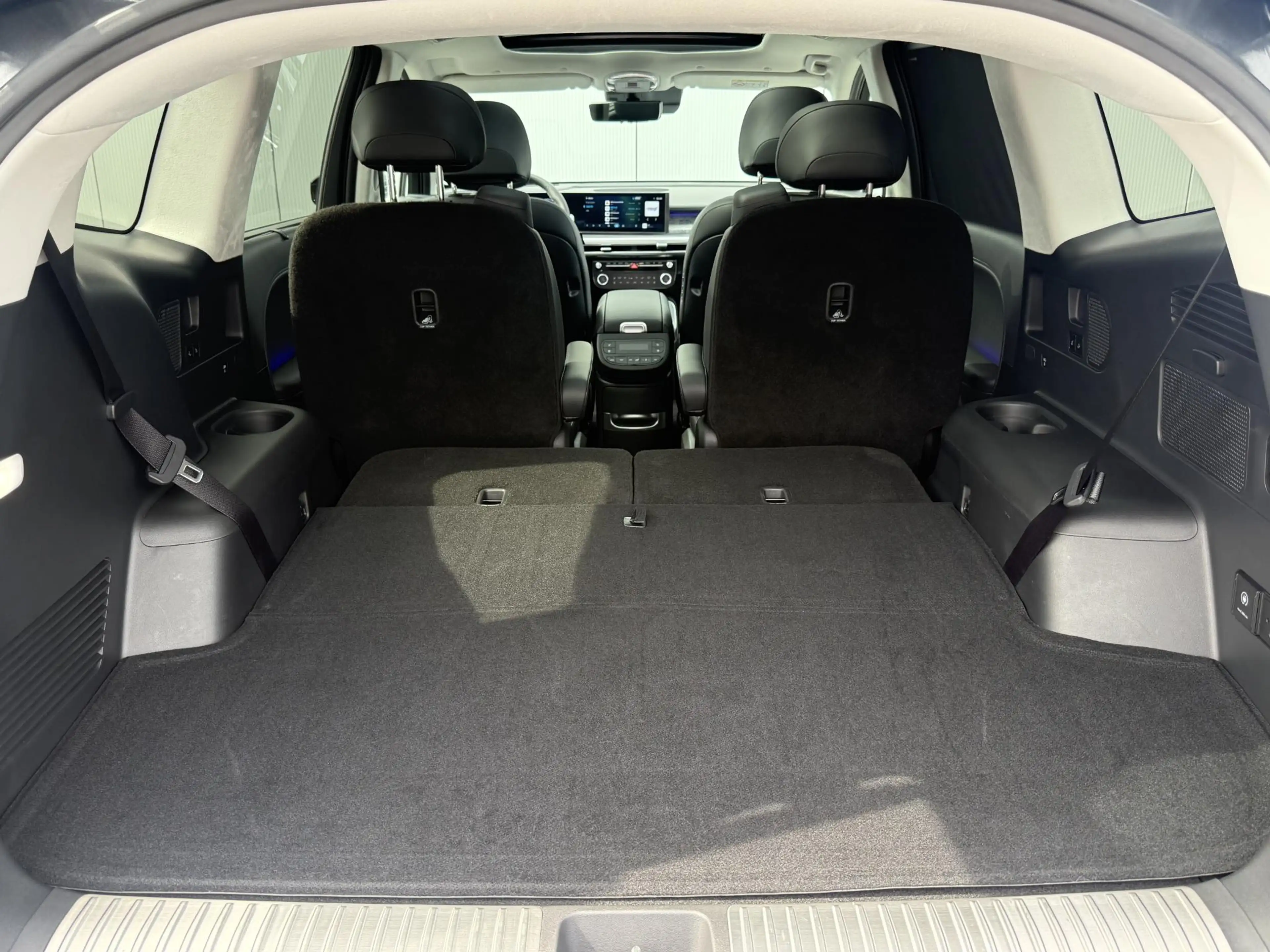 Hyundai IONIQ 9 Lounge AWD 6p. 110.3 kWh / 6 persoons / Full optio — photo 17