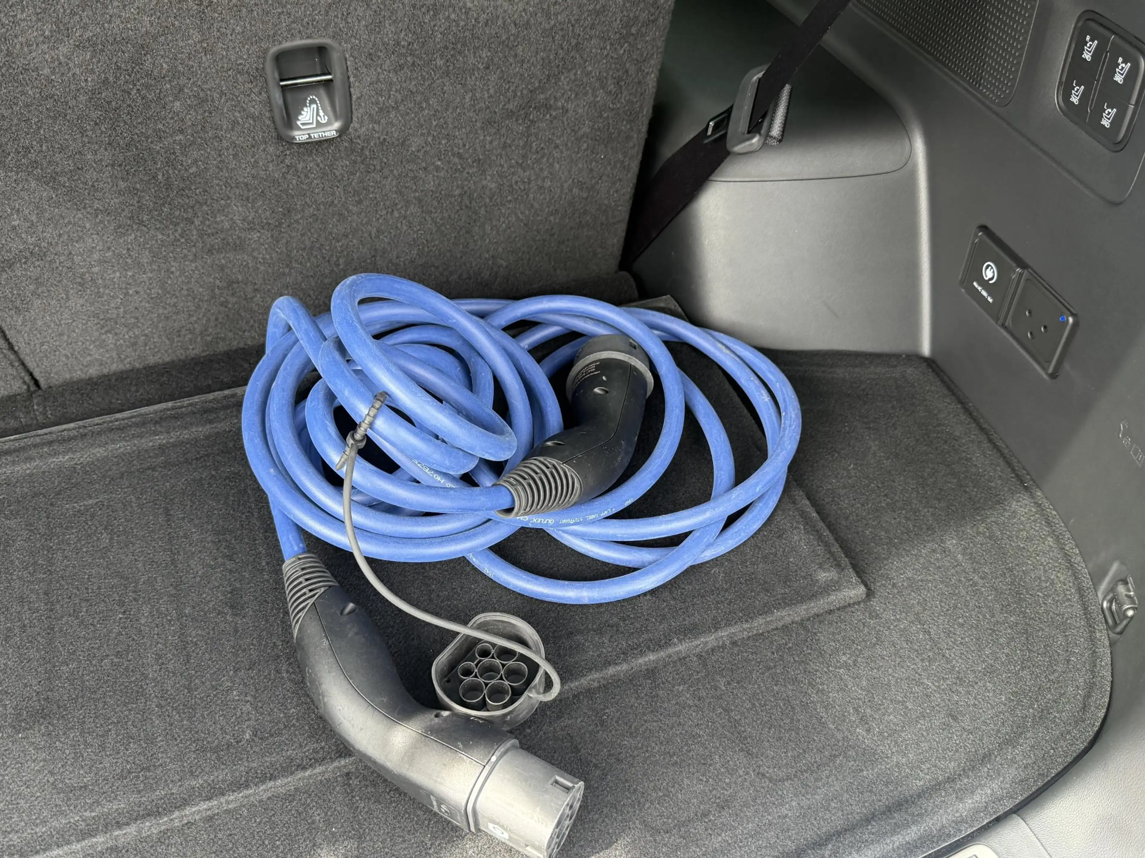 Hyundai IONIQ 9 Lounge AWD 6p. 110.3 kWh / 6 persoons / Full optio — photo 20