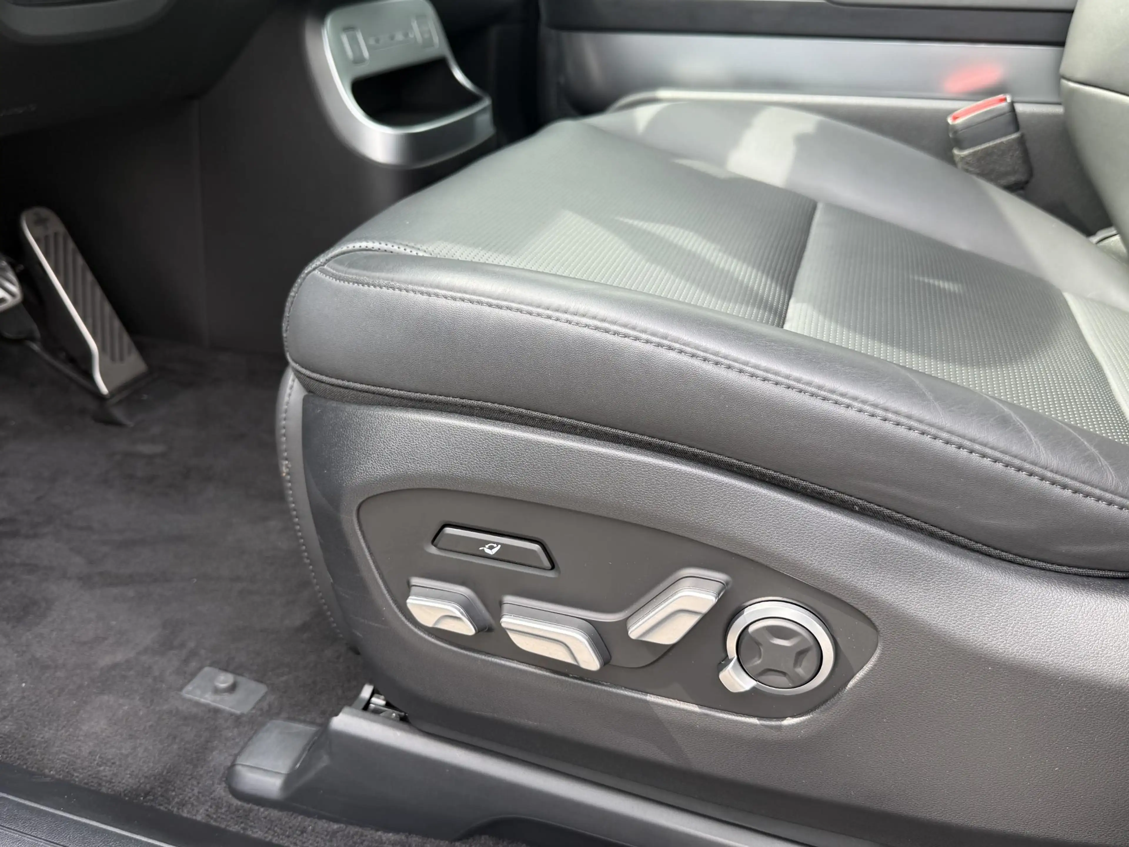 Hyundai IONIQ 9 Lounge AWD 6p. 110.3 kWh / 6 persoons / Full optio — photo 13
