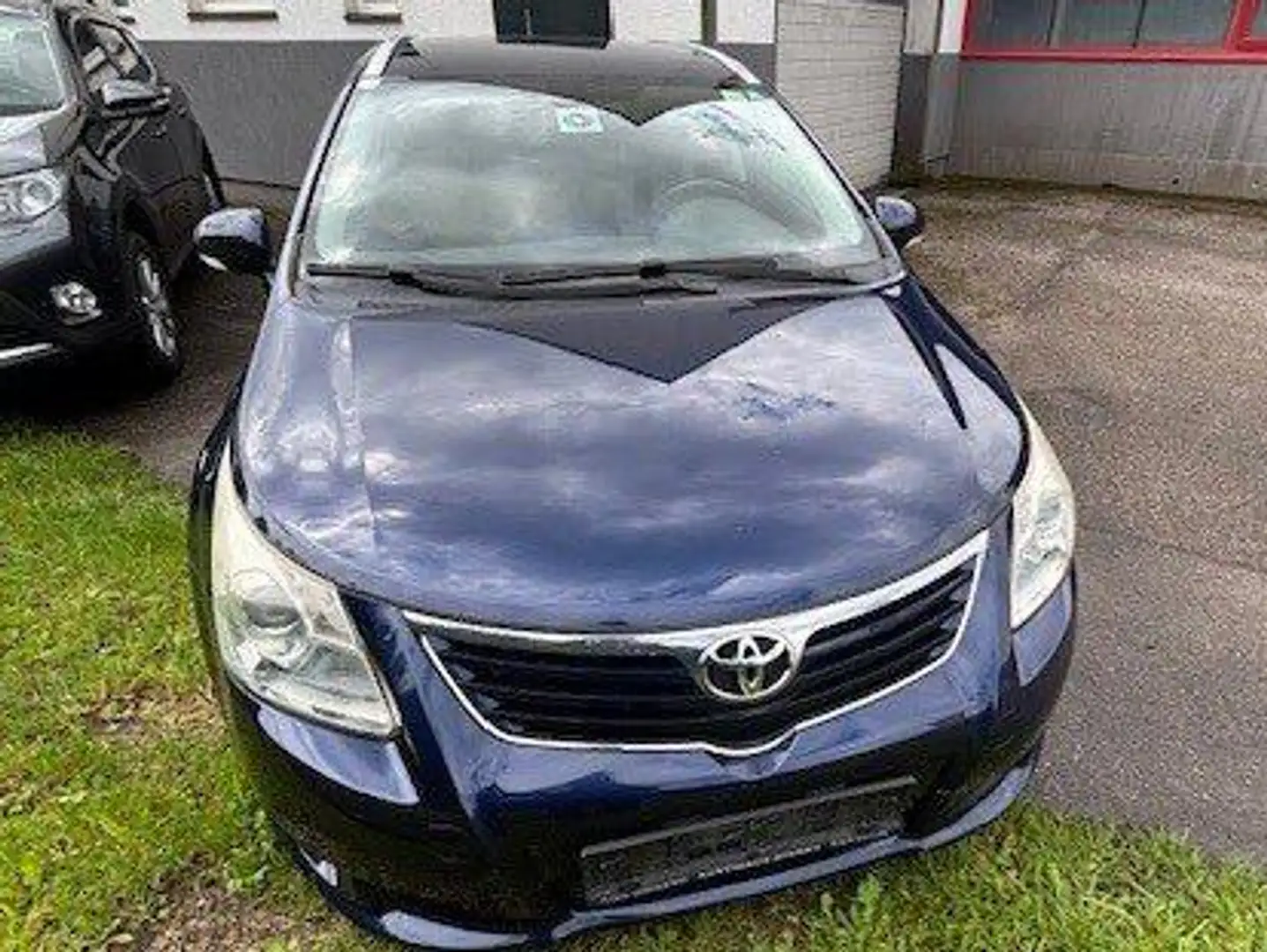 Toyota Avensis Avensis 2,0 D-4D 125 DPF Kombi Modrá - 1