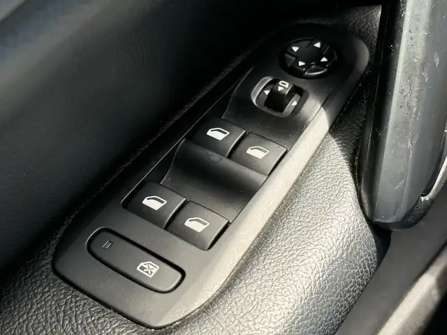 Peugeot 308 view 7