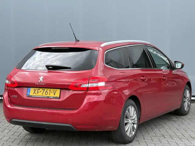 Peugeot 308 view 2