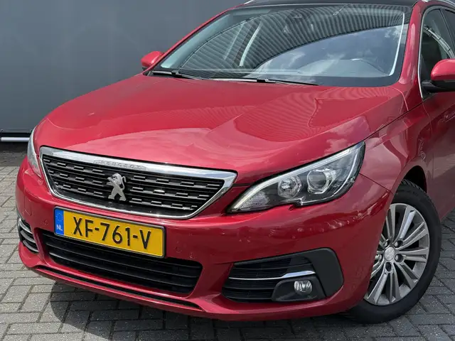 Peugeot 308 view 6