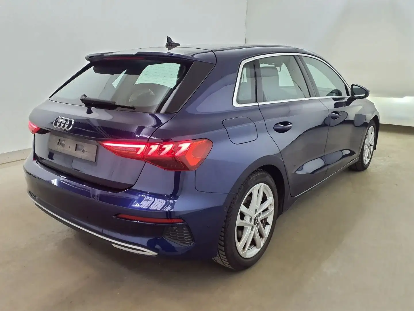 Audi A3 Sportback 35 S-Line LED+ VirtCockp 18"LED+Nav Blau - 2