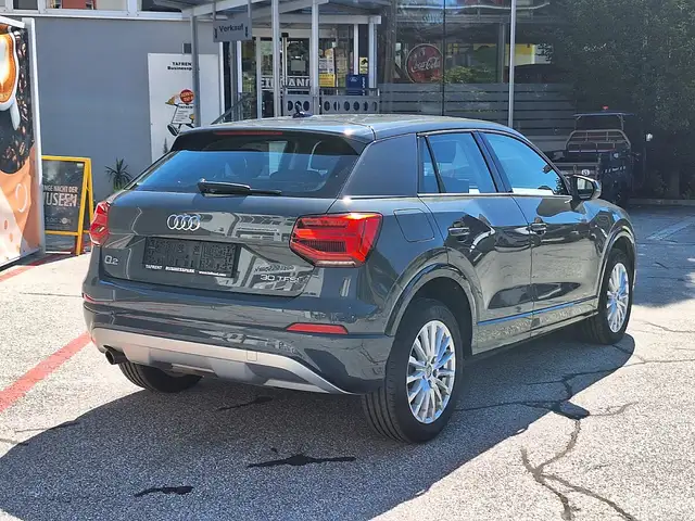 Audi Q2 view 10