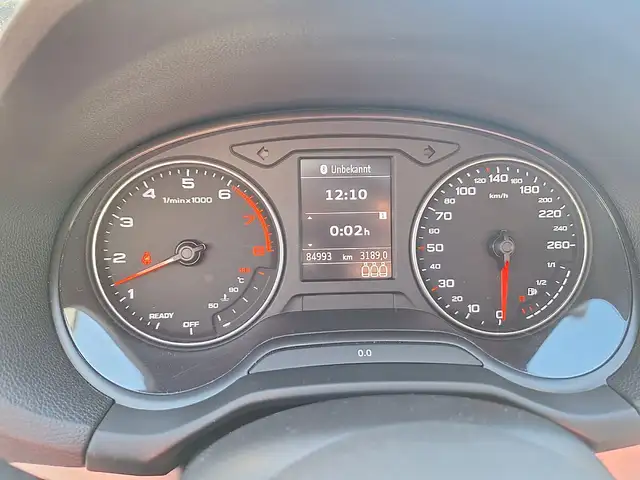 Audi Q2 view 15