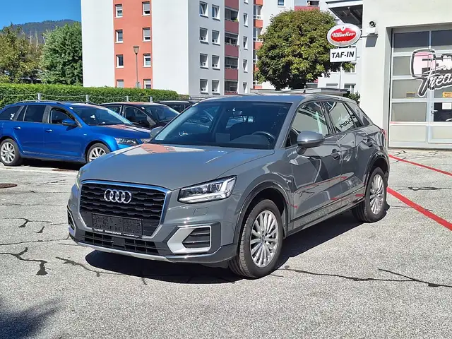 Audi Q2 view 4