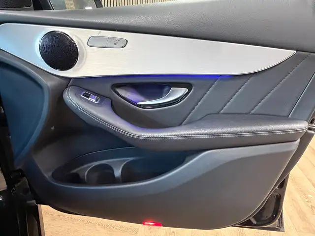 Mercedes-Benz GLC view 14