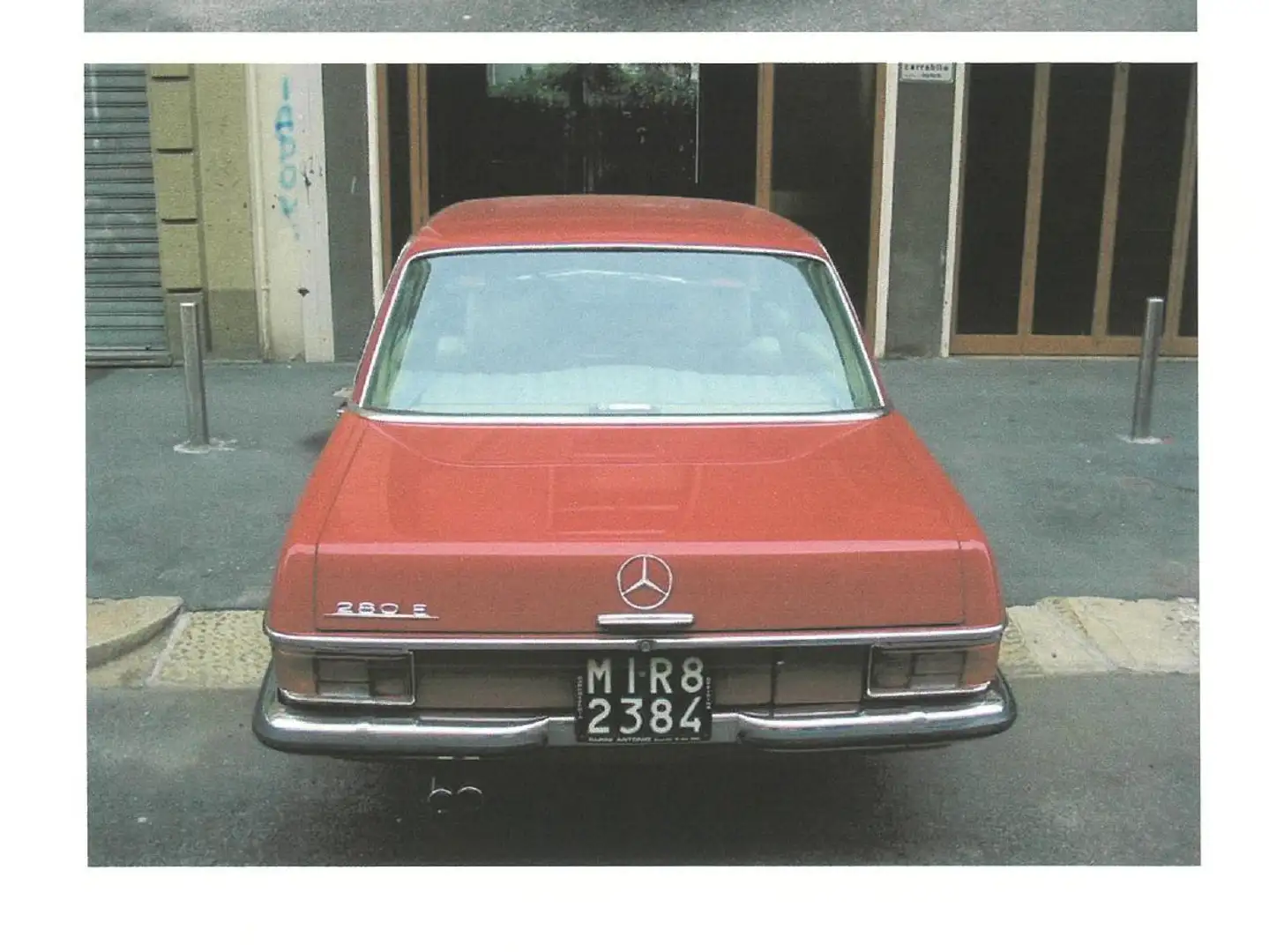 Mercedes-Benz 280 Berlina Červená - 1