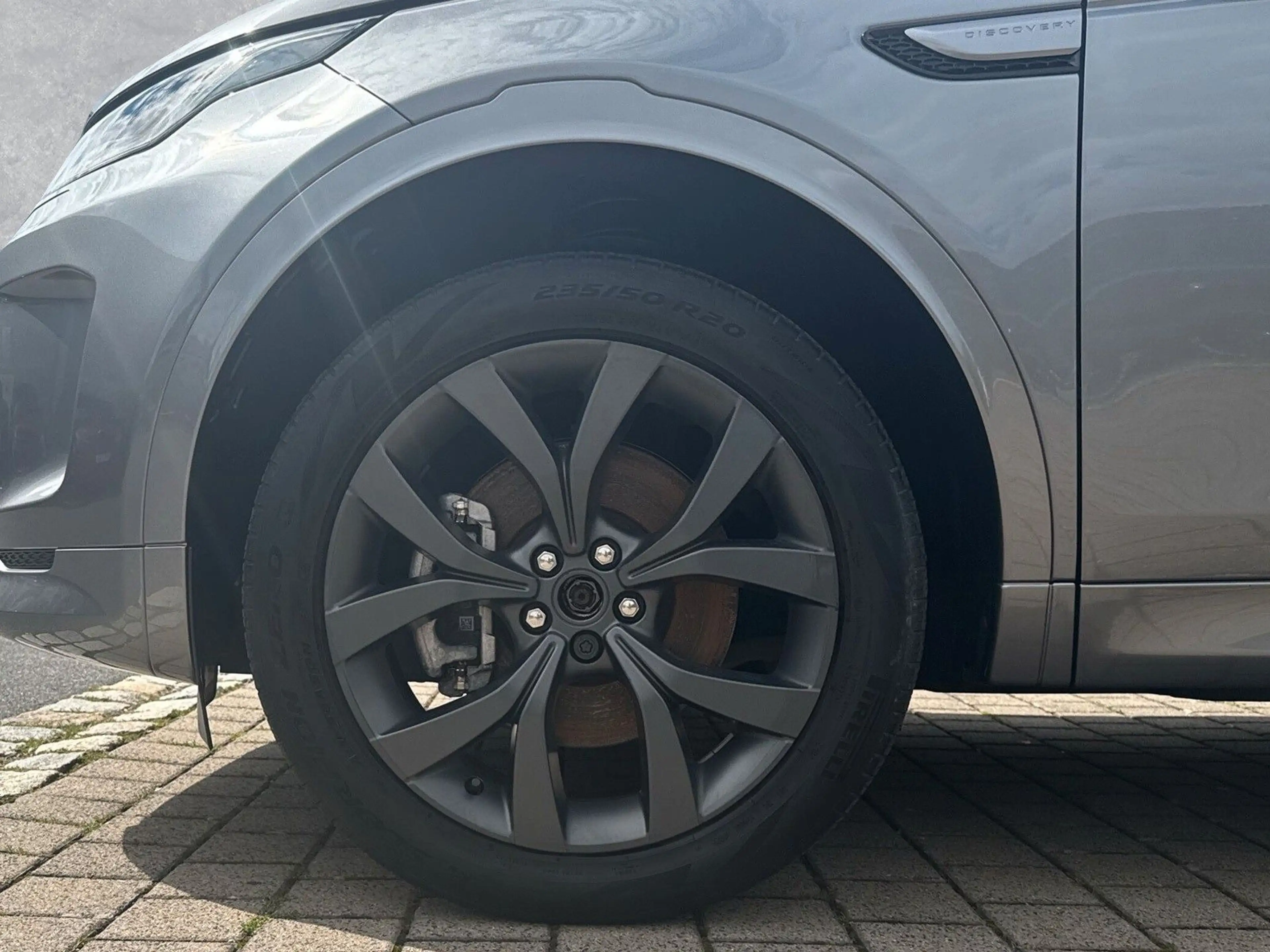 Land Rover Discovery Sport P200 R-Dynamic SE — photo 9