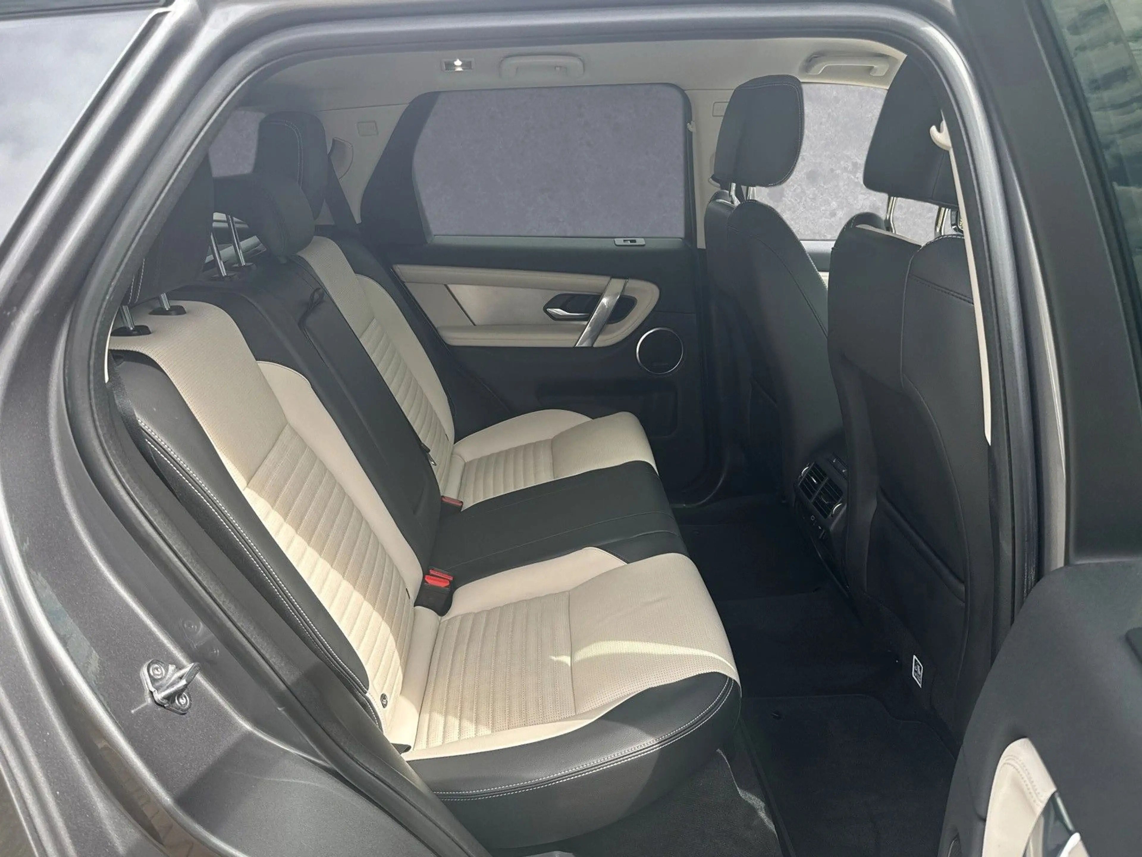 Land Rover Discovery Sport P200 R-Dynamic SE — photo 5