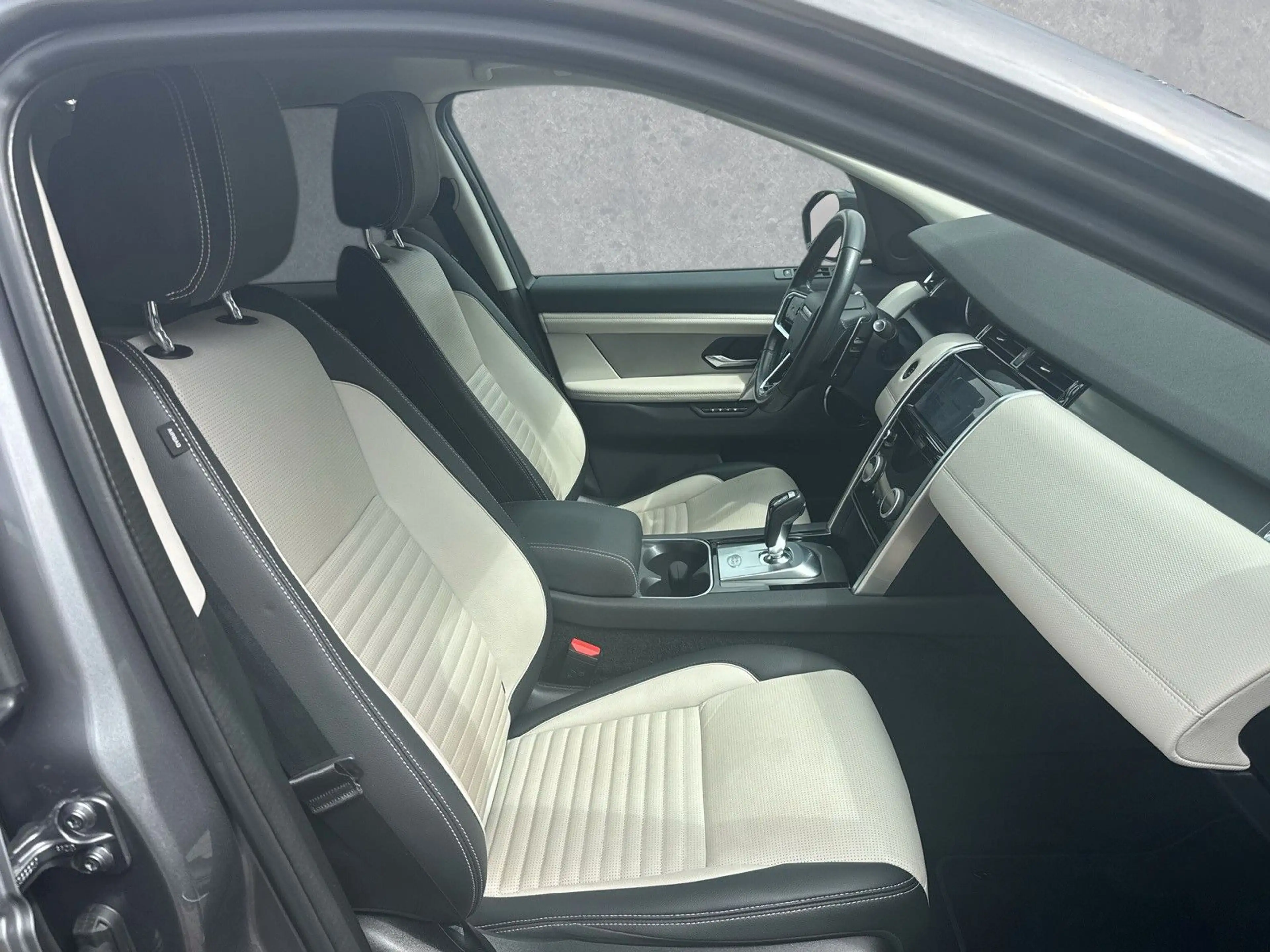 Land Rover Discovery Sport P200 R-Dynamic SE — photo 3