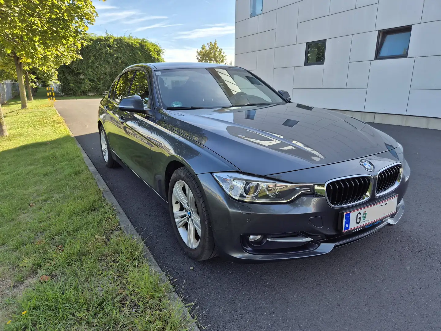 BMW 316 316d Sport Line - ÖAMTC Pickerl bis 09/2027 Grau - 1