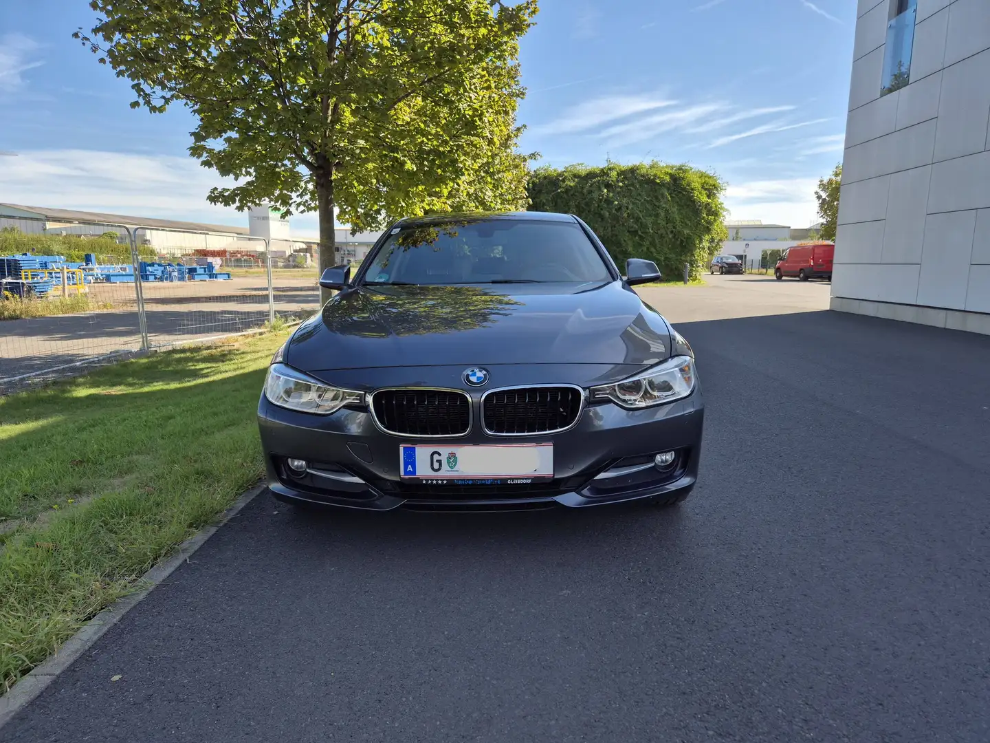 BMW 316 316d Sport Line - ÖAMTC Pickerl bis 09/2027 Grau - 2