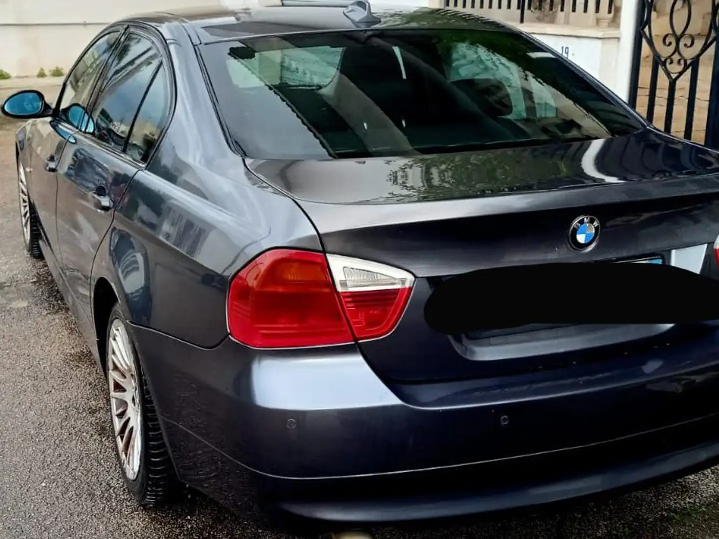 BMW 318 Serie+3+E90+Berlina+318d+Futura Grigio - 1