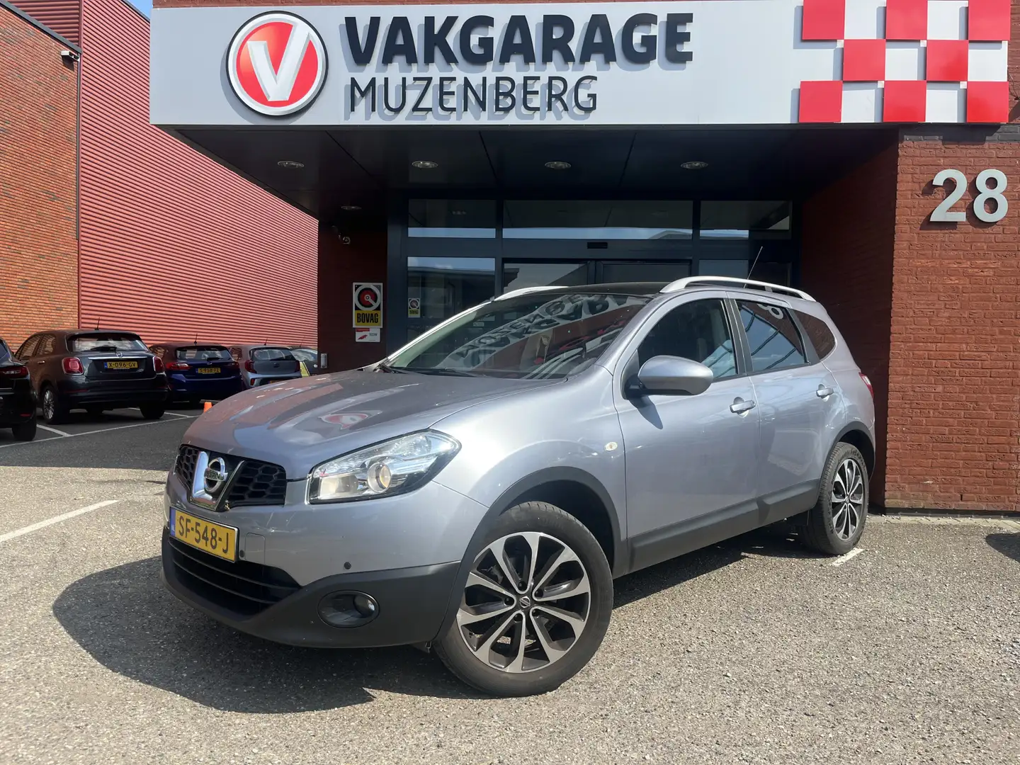 Nissan Qashqai+2 1.6 Connect Edition Grijs - 1