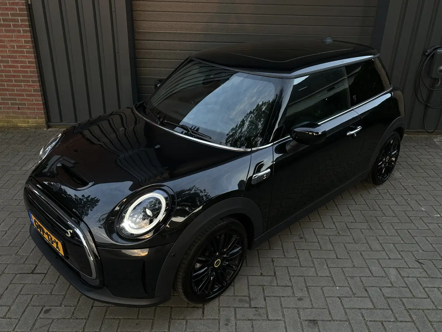 MINI Mini Electric MINI Yours 33 kWh - Schuif/kanteldak Zwart - 2