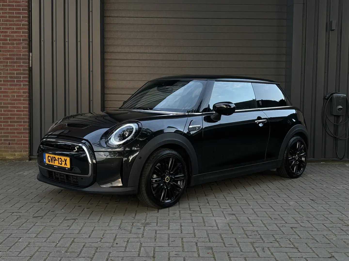 MINI Mini Electric MINI Yours 33 kWh - Schuif/kanteldak Zwart - 1