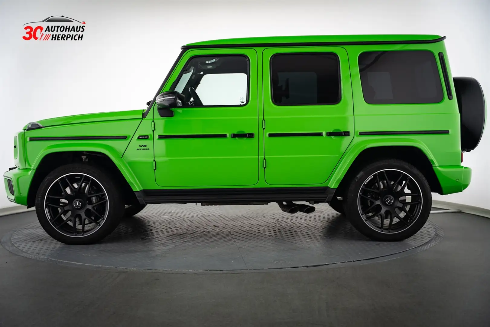 Mercedes-Benz G 63 AMG Facelift Alien Green SUPERIOR Burmester Grün - 2