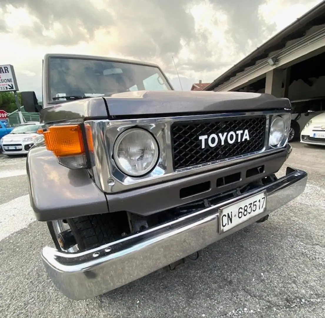 Toyota Land Cruiser Land Cruiser Turbo BJ 71, original Diff. Sperren Gris - 2
