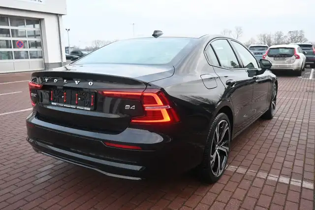 Volvo S60 view 5