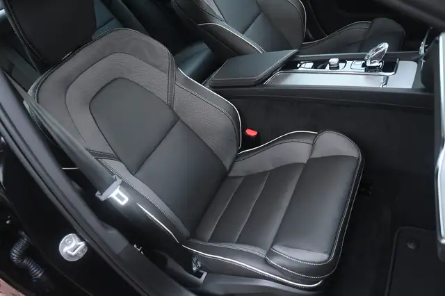 Volvo S60 view 14