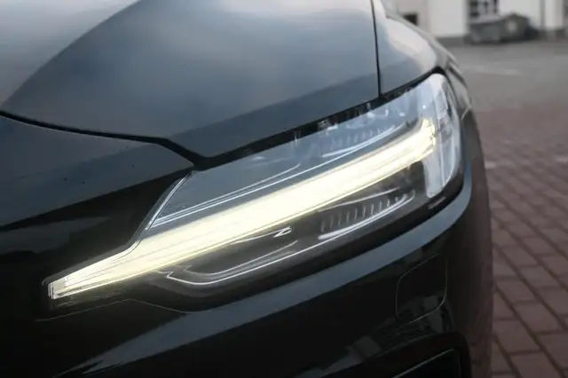 Volvo S60 view 10