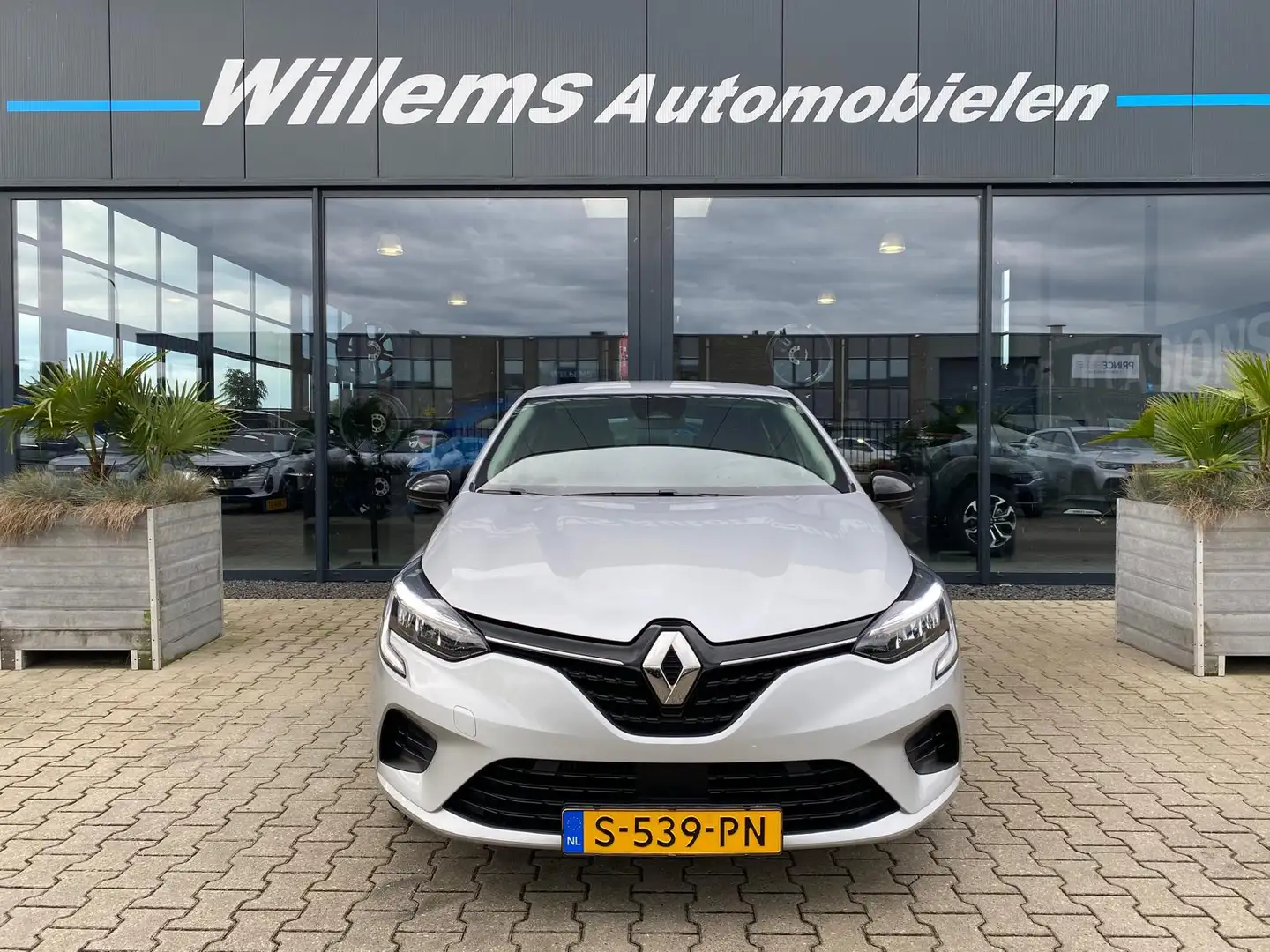Renault Clio 1.0 TCe 90 Equilibre Cruise Control, Navigatie & A Gris - 2