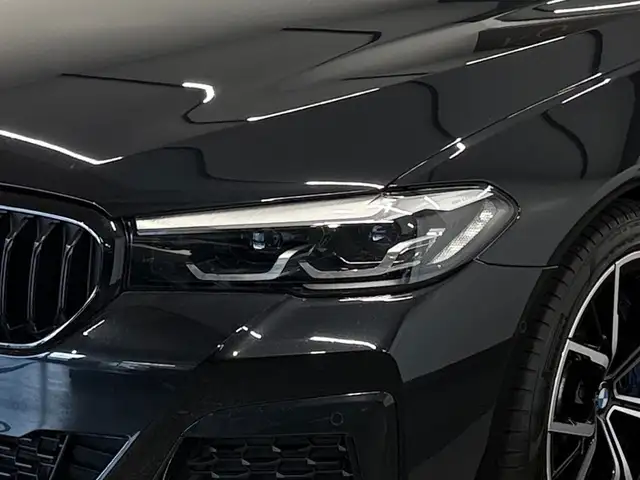 BMW 5 Series view 12