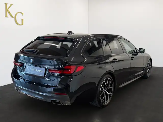 BMW 5 Series view 7