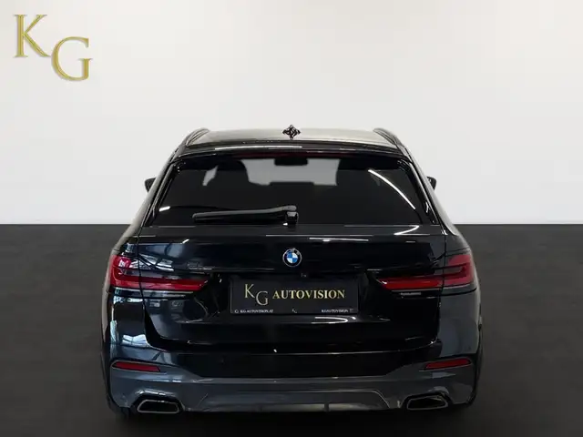 BMW 5 Series view 6