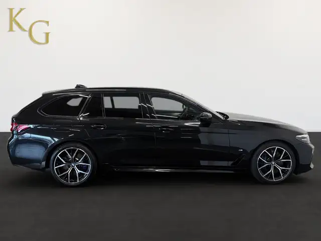 BMW 5 Series view 9