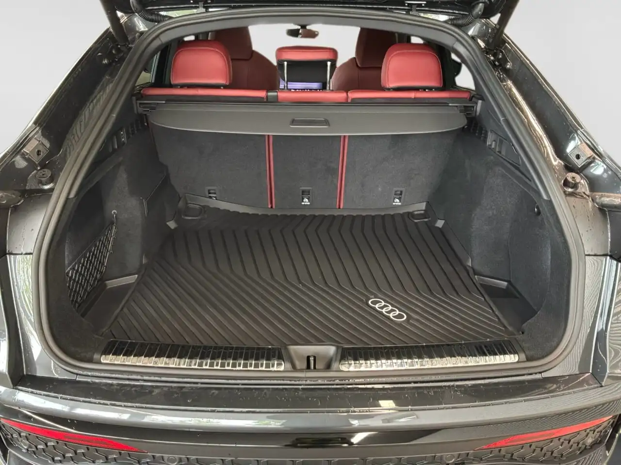 Audi SQ5 снимка Audi SQ5