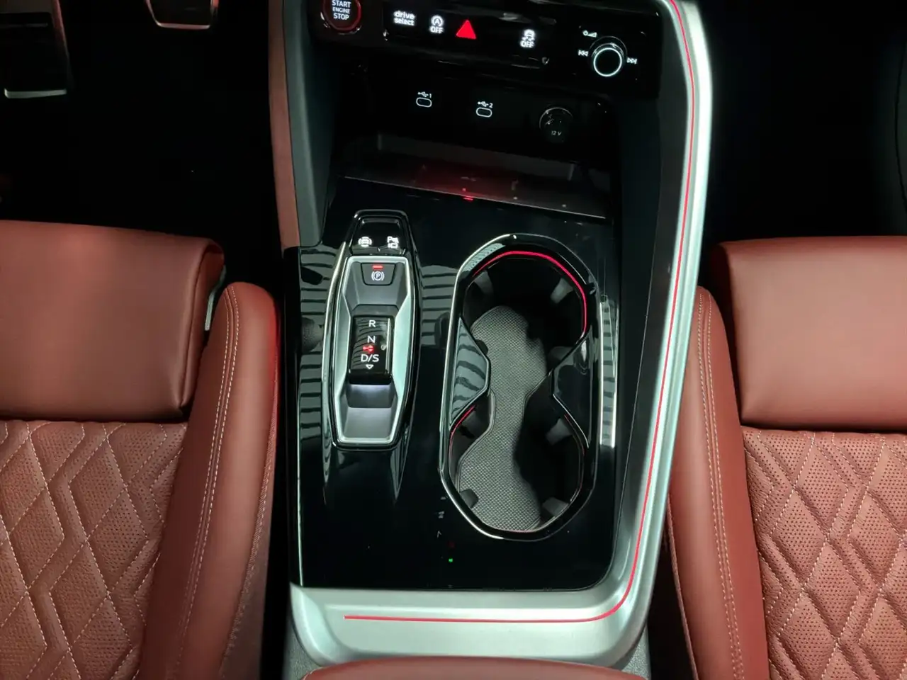 Audi SQ5 снимка Audi SQ5