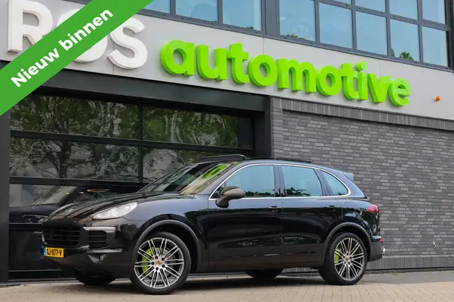 Porsche Cayenne 3.0 S E-Hybrid | LUCHTVERING | PANO | STOELKOELING