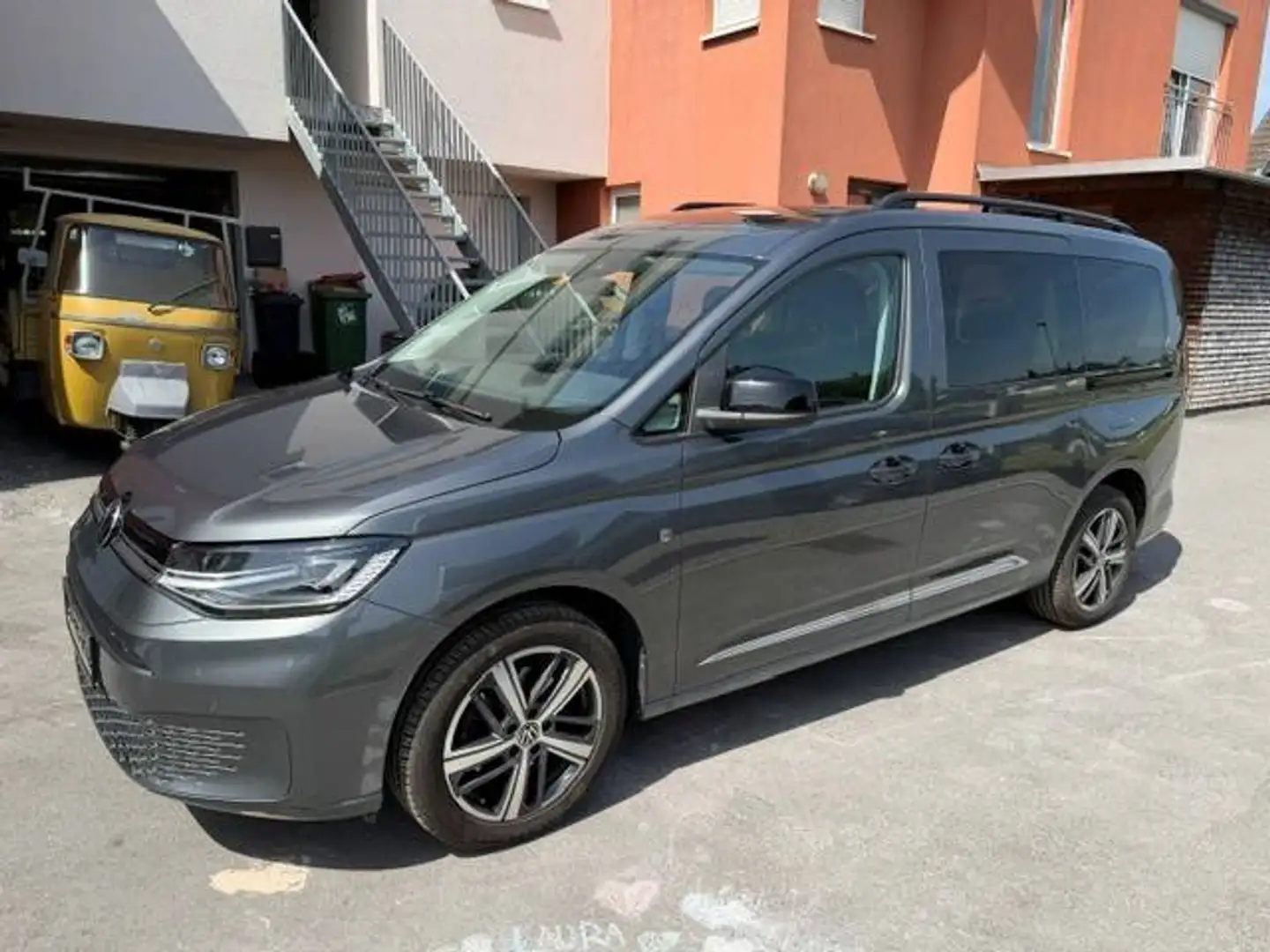 Volkswagen Caddy Caddy Maxi 2,0 TDI DSG Move / AHK / ACC / 7 Sitzer / Panoramadach Grau - 2