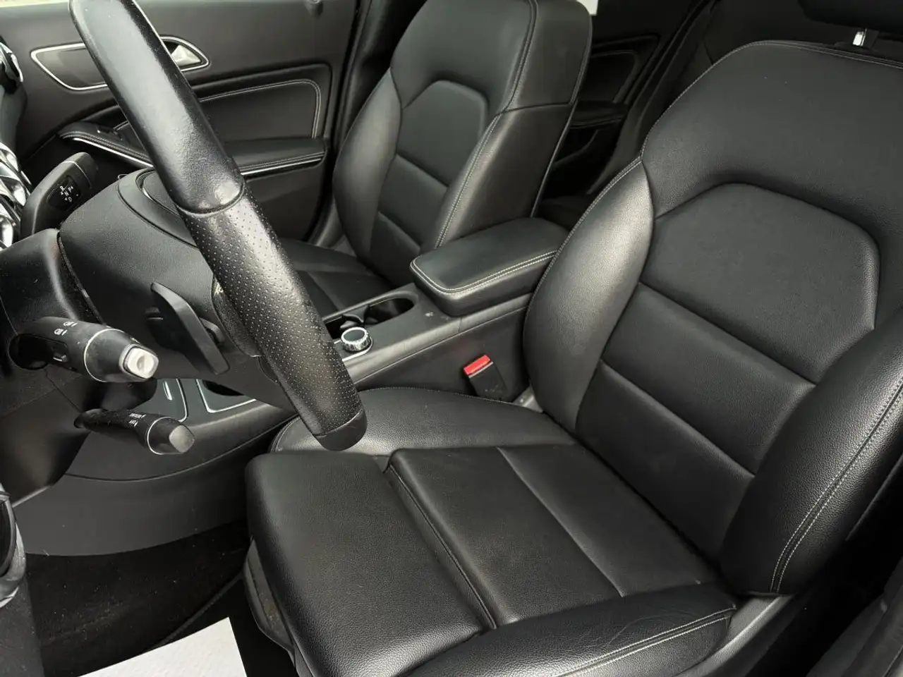 Mercedes-Benz GLA снимка Mercedes-Benz GLA