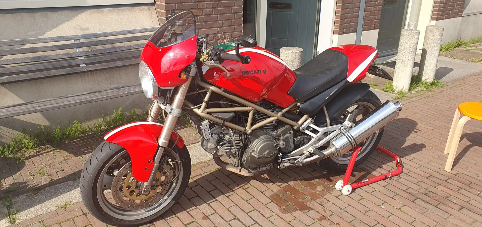 Ducati Monster 900 Rood - 1