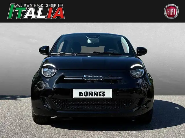 Fiat 500e view 8