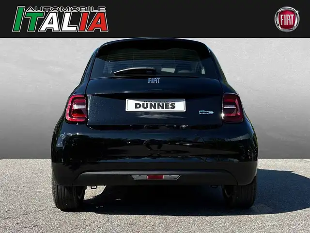 Fiat 500e view 7