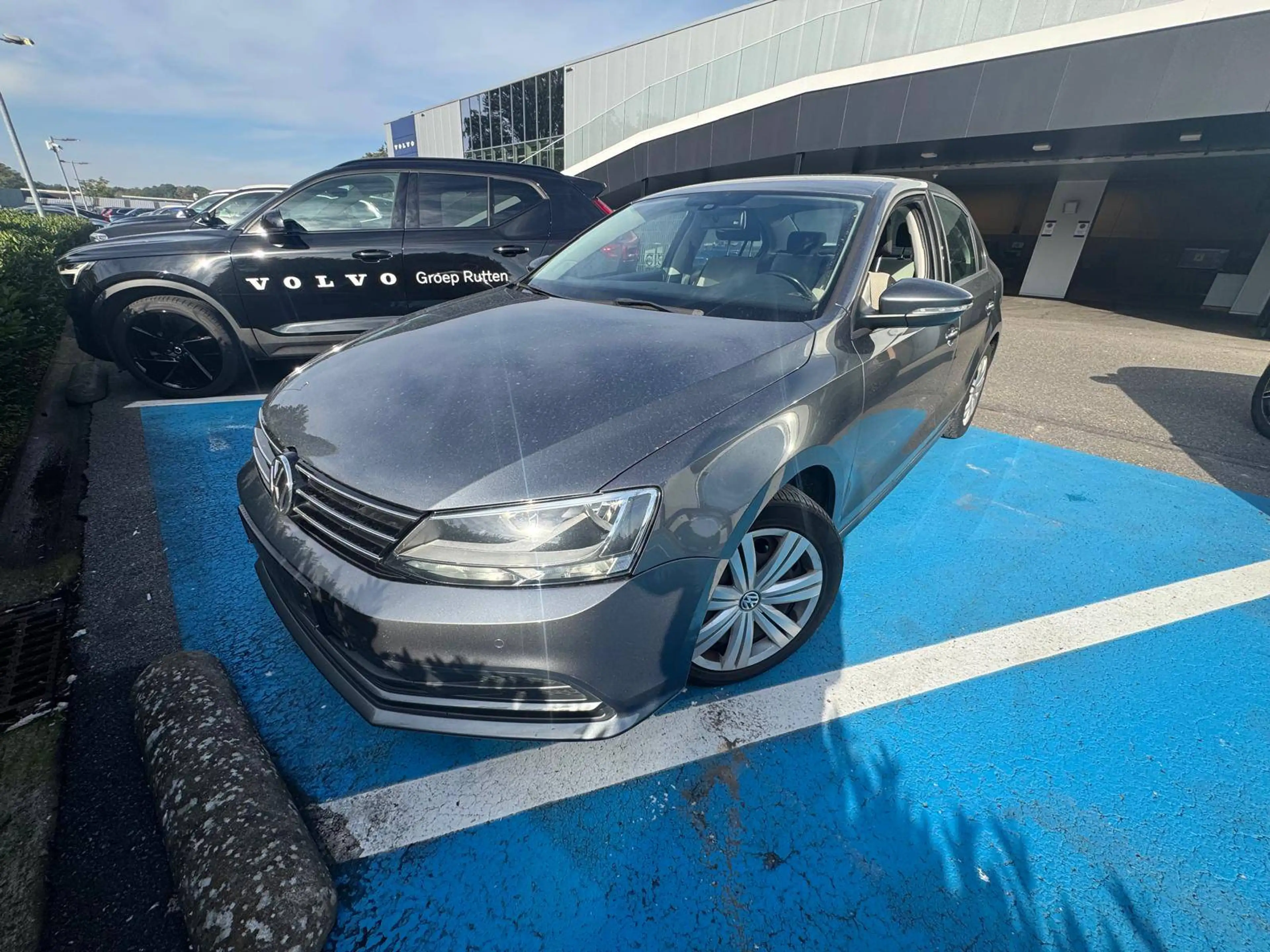 Volkswagen Jetta Jetta 2.0 CR TDi Comfortline — photo 2
