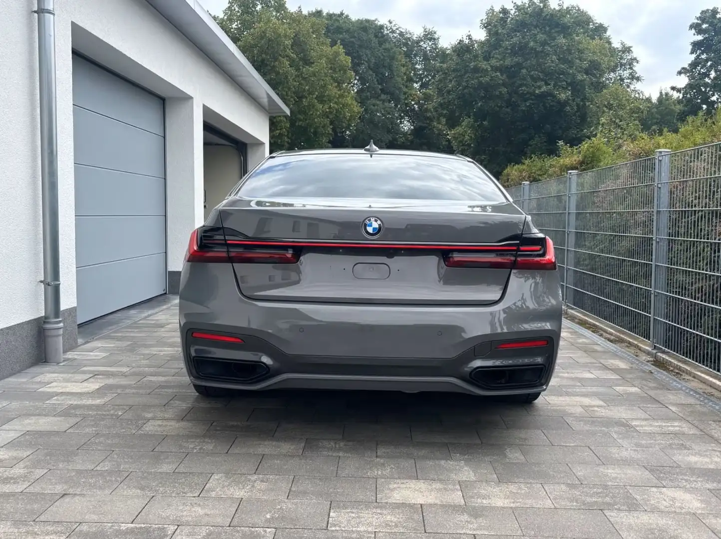 BMW 730 7er Diesel 730d xDrive Grijs - 2