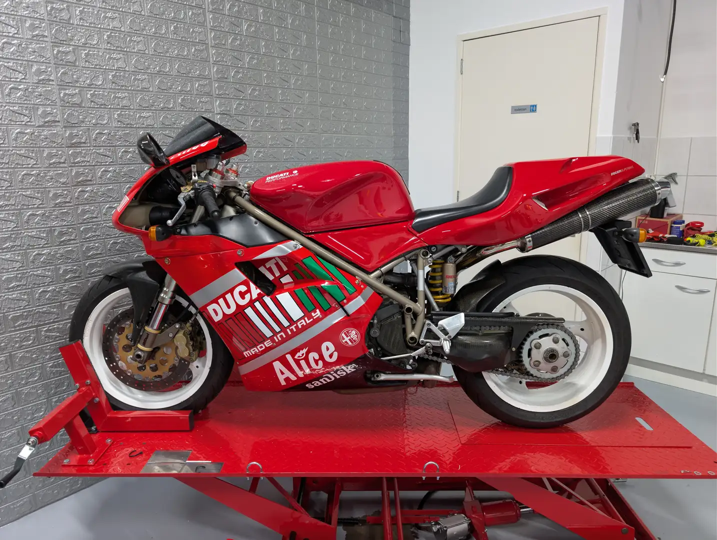 Ducati 748 13.755 km | carbon delen | Remus uitlaten | Alice Rood - 2