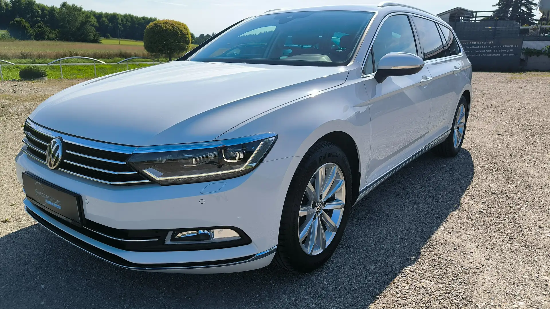 Volkswagen Passat Variant Highline Weiß - 1