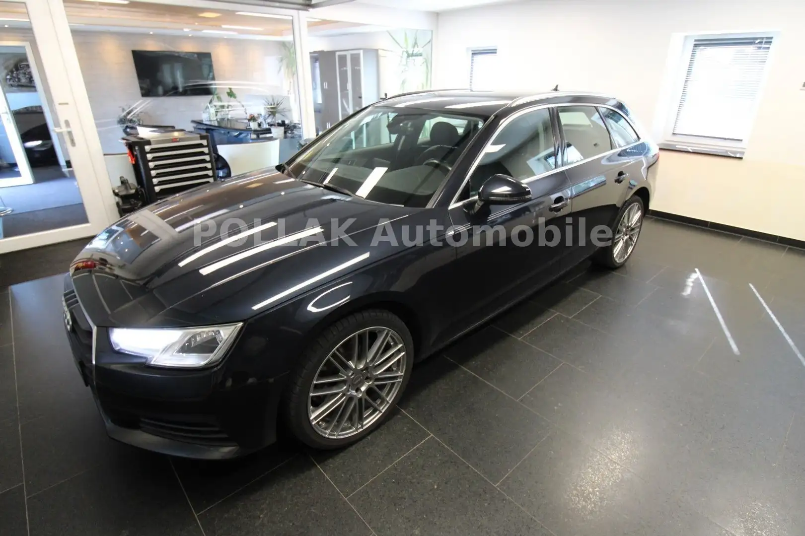 Audi A4 Avant*BIXENON*STHZ*SHZ*PDC*MFL*BC*ZV*USB*GRA* Bleu - 2