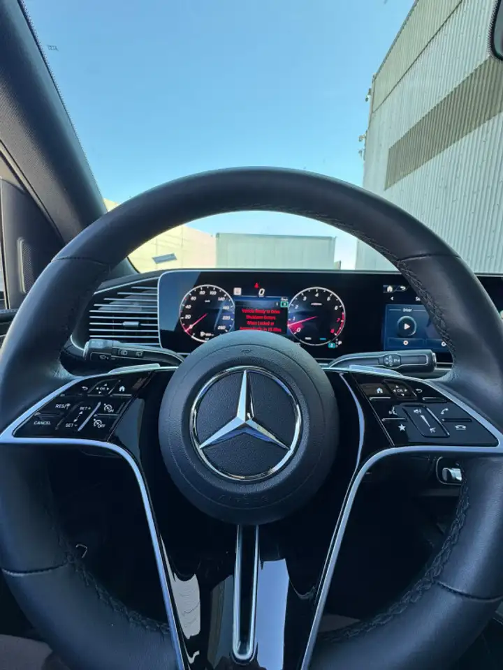 Mercedes-Benz GLE снимка Mercedes-Benz GLE