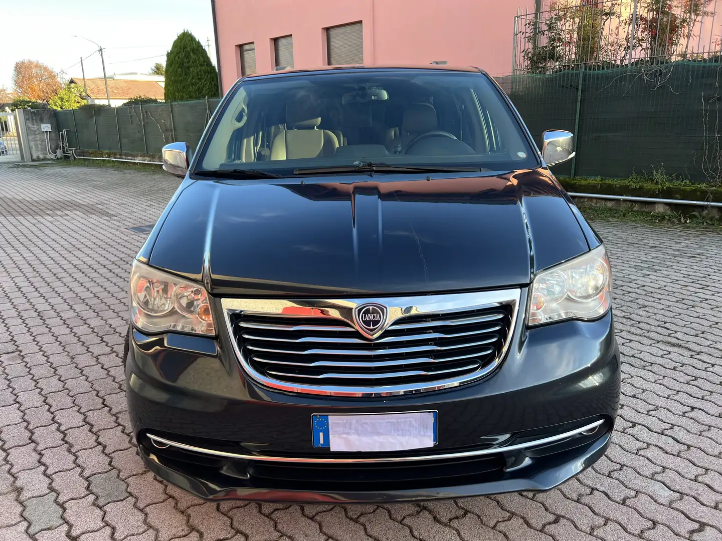 Lancia Voyager 2.8L Platinum 177cv. Stow&Go Gris - 2